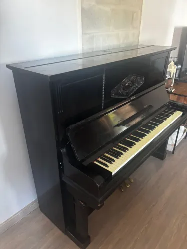 DOAÇÃO: Piano Vertical Otto Marquardt Berlin (Para Restauro)