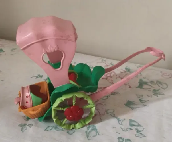 Brinquedo Antigo - Carruagem da Moranguinho 