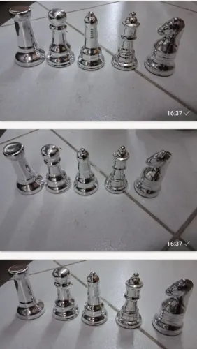 Peças de xadrez de porcelana 