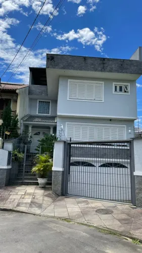 Sobrado para venda tem 300 metros quadrados com 3 quartos em Sarandi - Porto Alegre - RS