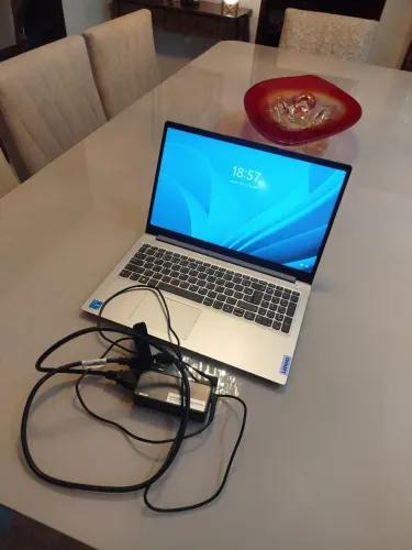 Notebook Lenovo Core i5 , 8 GB RAM , 500 GB SSD