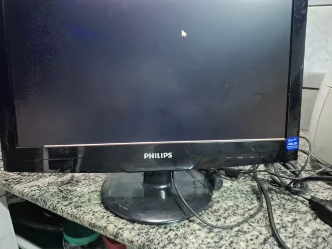 Monitor phillips Led funciona em 15hz ideal para msx
