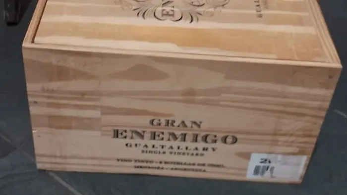 Caixa de vinho em madeira 