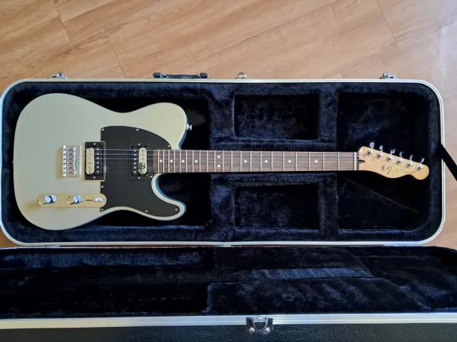 Guitarra Fender Telecaster Standard HH581 Ghost Silver