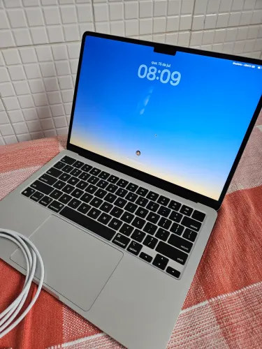 Macbook Air M2 - Tela 13 pol. - 8/256GB