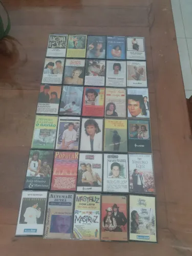 30 fitas cassete antigas por apenas 130 reais