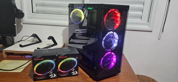 Gabinete Redragon Wheel Jack com Fans e controladoras