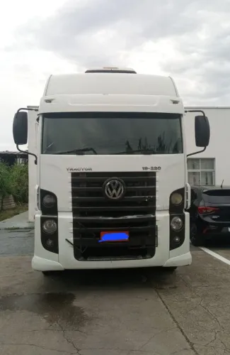 Volkswagen 19-320 E Constellation Titan Tractor