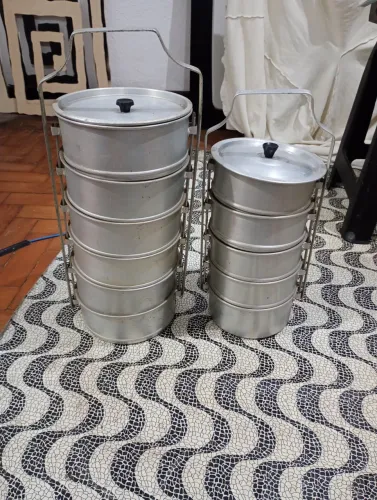 DUAS MARMITEX ....A MAIOR COM 6 POTES custa 150 reais....O MENOR COM 5 POTES custa 100 rea