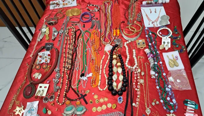 Lote de biju e relogio