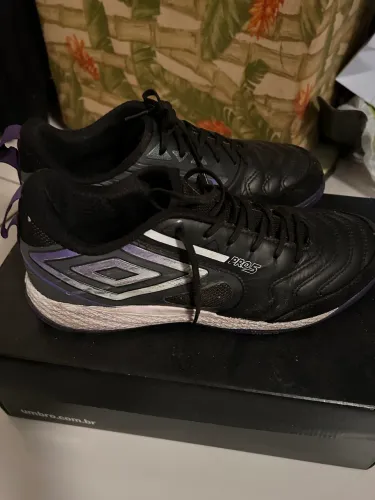 Chuteira de futsal umbro pro 5 bump