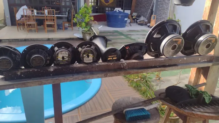 Equipamentos de som automotivo 