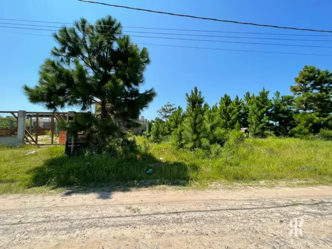 Terreno próximo ao mar na praia de Imbé/RS.