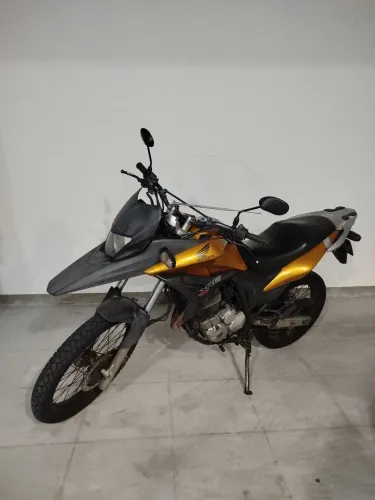 XRE 300 