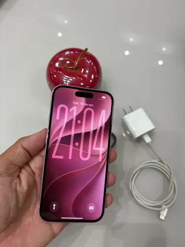 iPhone 15 128GB / Garantia Apple até 10/26 - Bateria: 92%