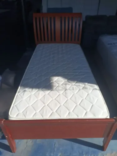Cama de solteiro com colchão