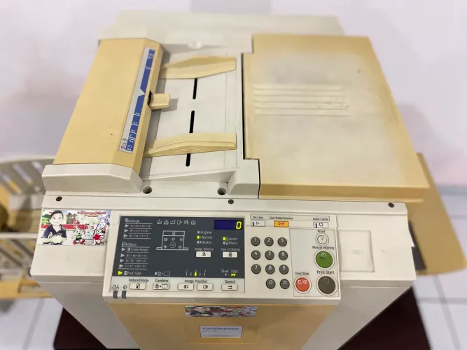 Máquina duplicador da gestetner