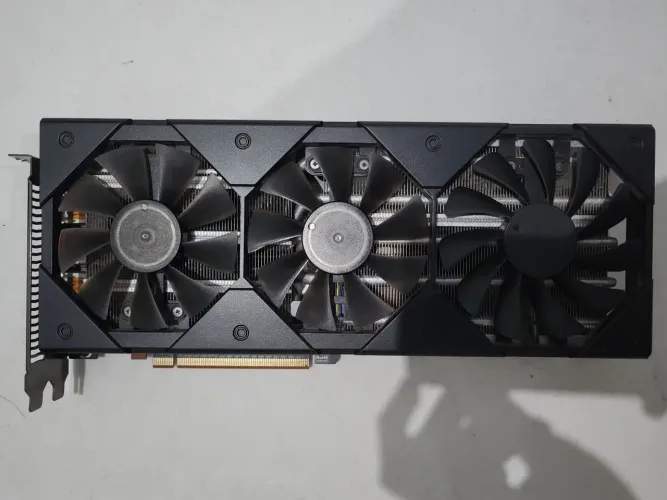 RX 5700XT Triple Fan