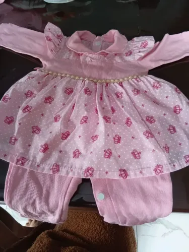 Roupinhas e acessórios de bebê à venda