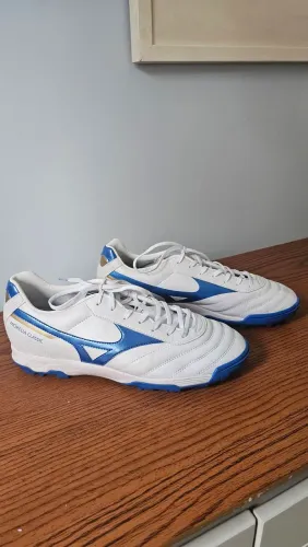 Chuteira Mizuno Society