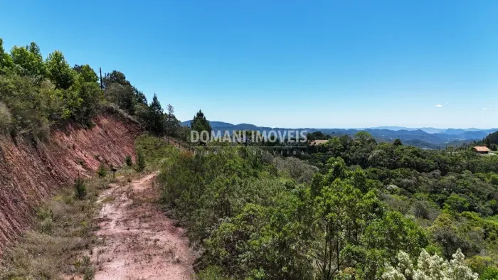 Incrível Lote em Condomínio Fechado na Região da Pedra do Fogo - Campos do Jordão/SP