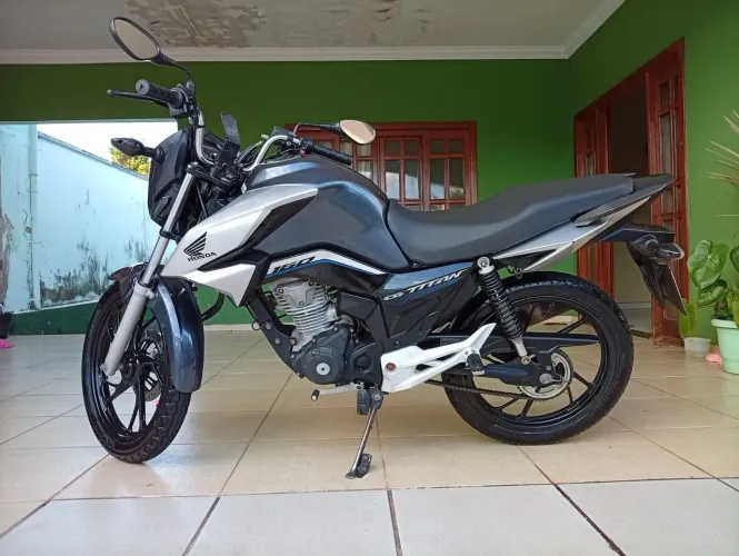 Vende-se titan 160 22/22 em dias, único dono com manual e chave reserva