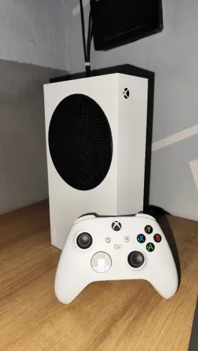 Xbox Series S 512GB - Excelente Estado, Higienizado e Completo!