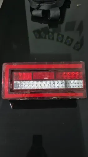 Lanterna Traseira Passageiro Full LED VW C/ Suporte