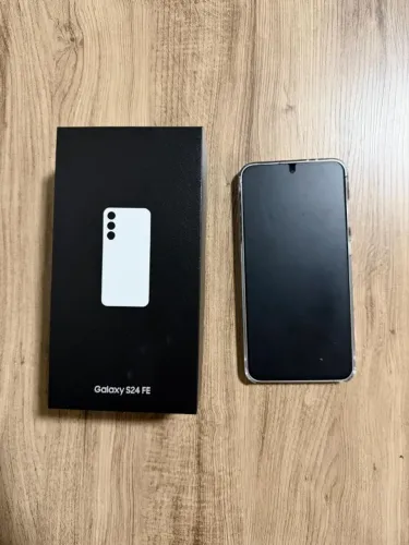Celular Samsung Galaxy S24 FE / 256 GB / Cinza