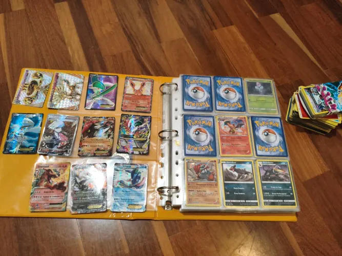 Coleção Pokémon TCG Original - Aproximadamente 650 cartas +EX, Full Art e Trainer Full Art
