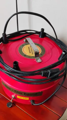     Compressor de Ar 220V Portátil - Potente e Prático