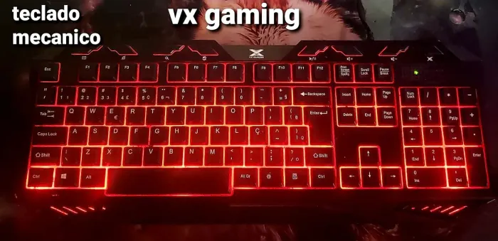 Teclados O vermelho Não pega A tecla Backspace, apaga no Delete, o outro teclado Td normal