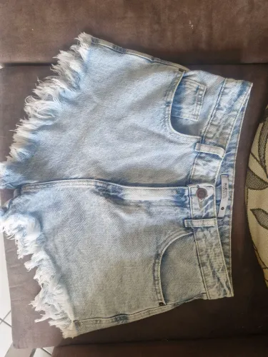 Shorts jeans feminino da Renner, tamanho 36.