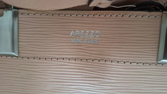 Bolsa Arezzo de couro