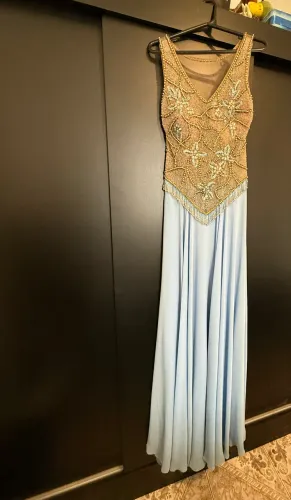 Vestido de Festa Longo Bordado à Mão Azul Serenity com Pedrarias