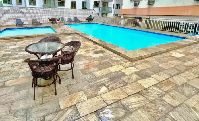 BS Imobiliária aluga excelente apartamento de 2 quartos no bairro do Ingá