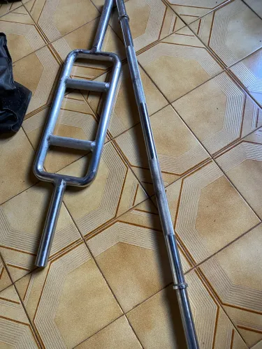 Equipamentos academia musculação