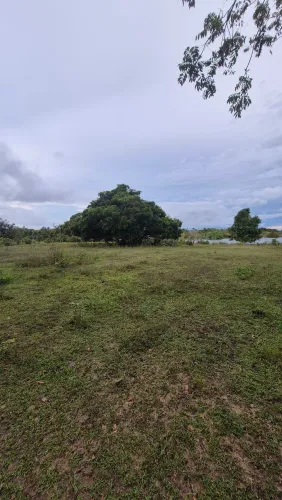 Terreno na beira do lago