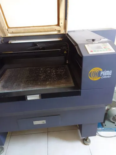 Máquina de corte a laser Cutmaker