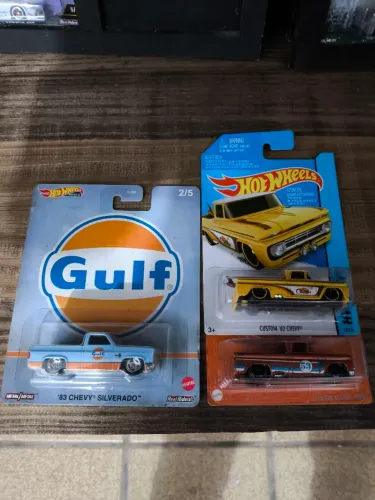 Lote hot Wheels com 3 pickups
