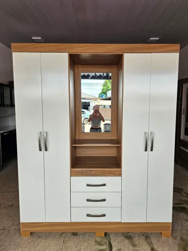 Guarda roupa conservado