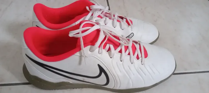 Chuteira salão nike tiempo n40