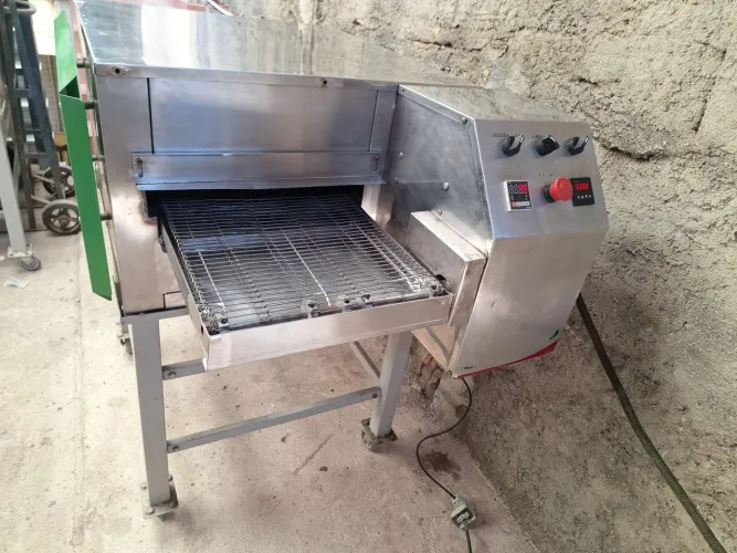 Forno Esteira a gás 35/40cm até 50 pizzas/h.