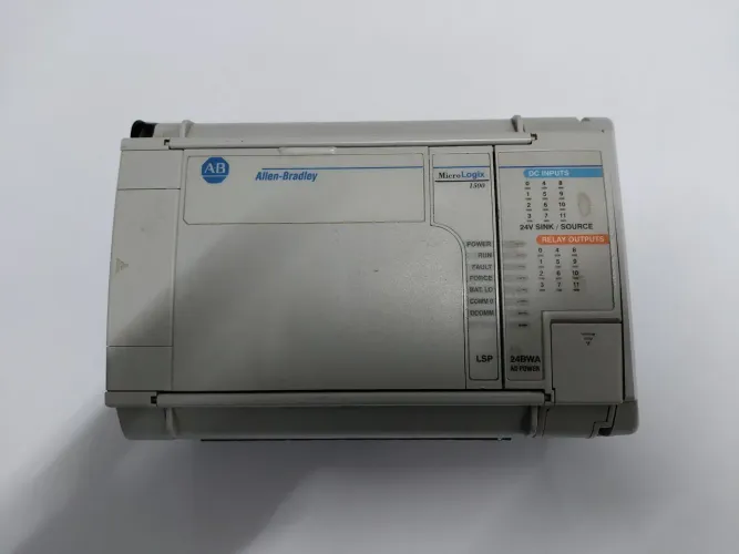  Controlador lógico programavel ( CLP) Allen-bradley  Micrologix 1500 Modelo 1764-24BWA