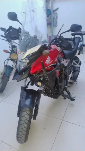CB500x abaixo da tabela.