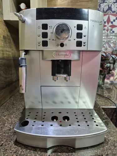 Cafeteira Superautomática De'Longhi Magnifica S 