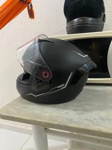 Capacete peels