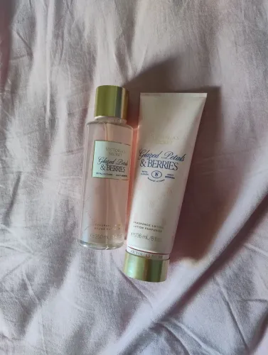 Kit Victoria Secrets Bodysplash e hidratante corporal