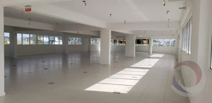 Prédio de 1405.59m² no bairro Itacorubi