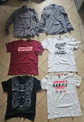 Vendo todas essas roupas masculinas